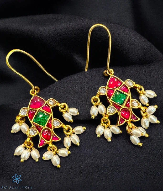 ladies-affordable-diamond-earrings-The Fish Silver Kundan Earrings