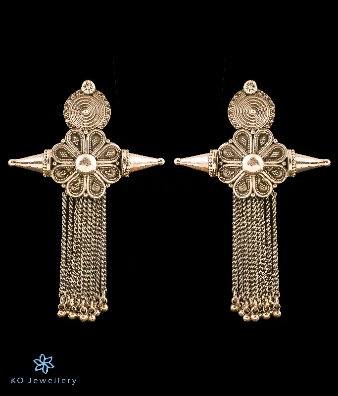 ladies-trendy-gold-earrings-The Vinyas Silver Tassle Earrings