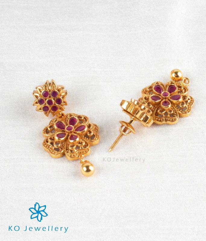 ladies-gold-diamond-earrings-The Dhitika Silver Earrings