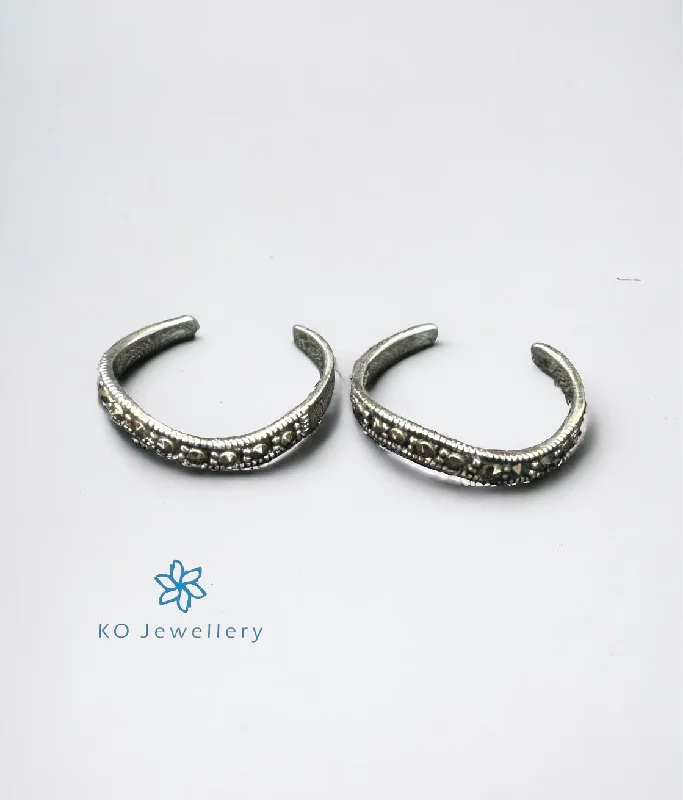 ladies-stackable-pearl-rings-The Julius Silver Marcasite Toe-Rings