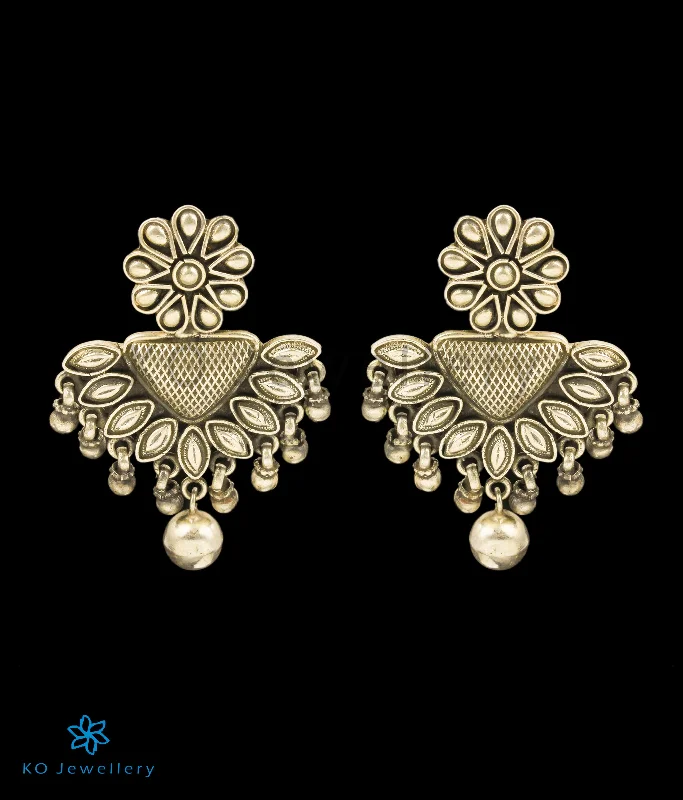 ladies-bridal-pearl-earrings-The Aradhya Silver Earrings