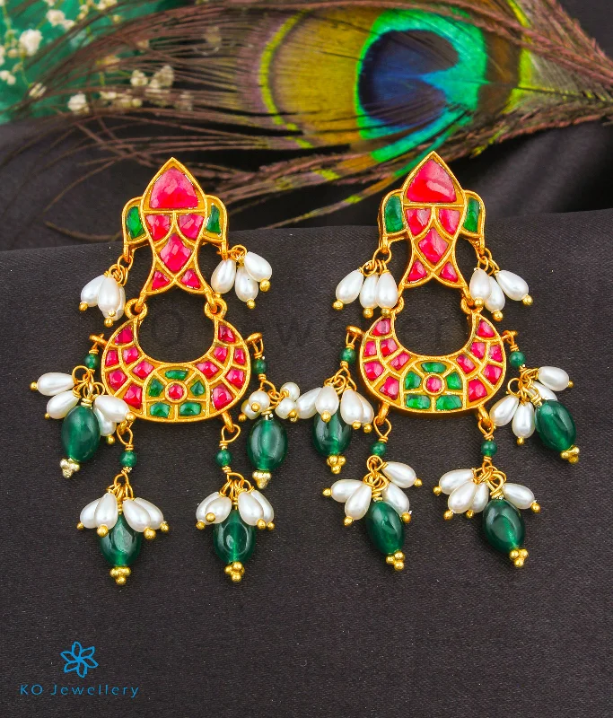 ladies-pearl-chandelier-earrings-The Zyan Silver Kundan Earrings