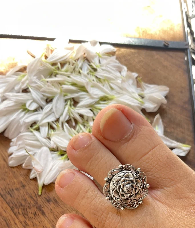 ladies-handmade-rose-gold-rings-The Mandara Silver Floral Toe-Rings