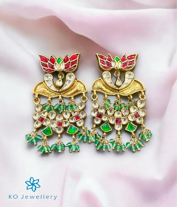 ladies-gold-diamond-earrings-The Silver Kundan Earrings