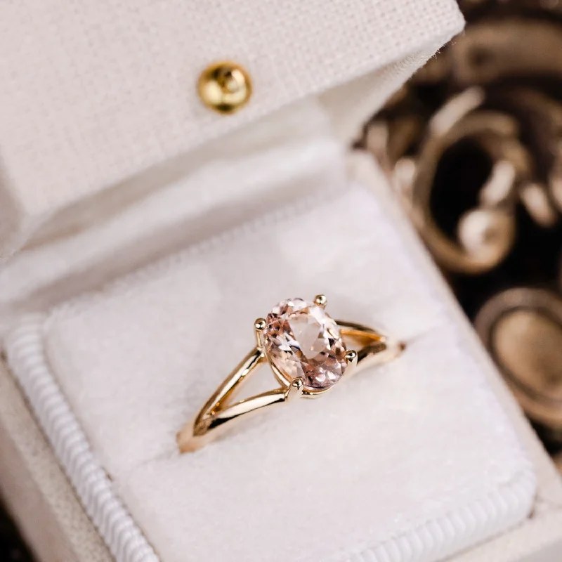 engagement-rose-gold-classic-ring-The Sedona - Natural Peach Morganite Solitaire Oval Engagement Ring