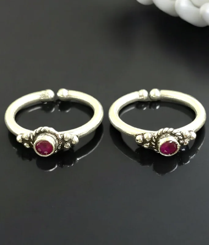 ladies-custom-sapphire-rings-The Yakshi Silver Gemstone Toe-Rings (Red)