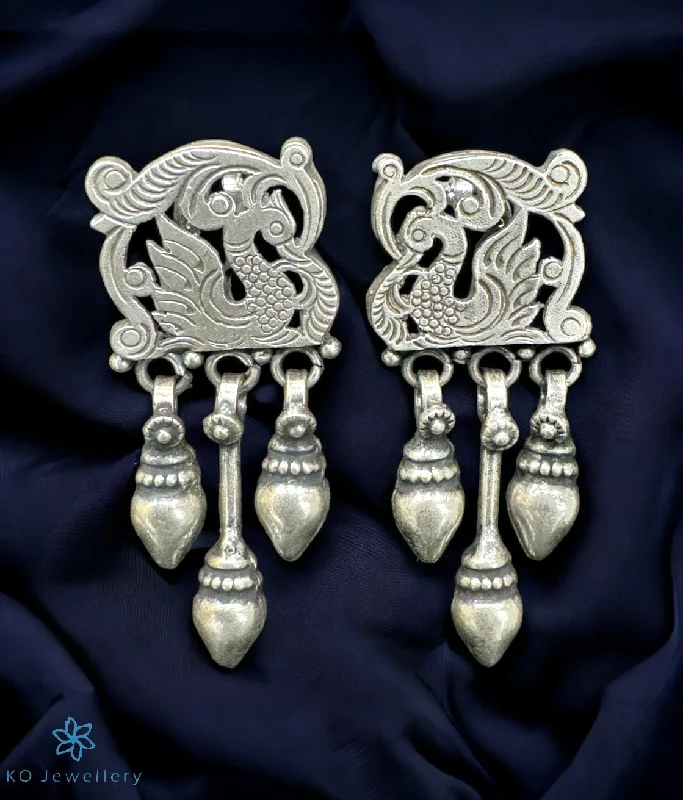 ladies-custom-gold-earrings-The Ananta Silver Earrings