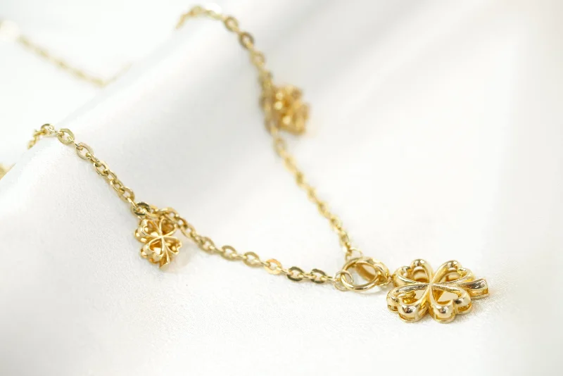 Ladies necklaces for grandmothers -14k Clovers Necklace