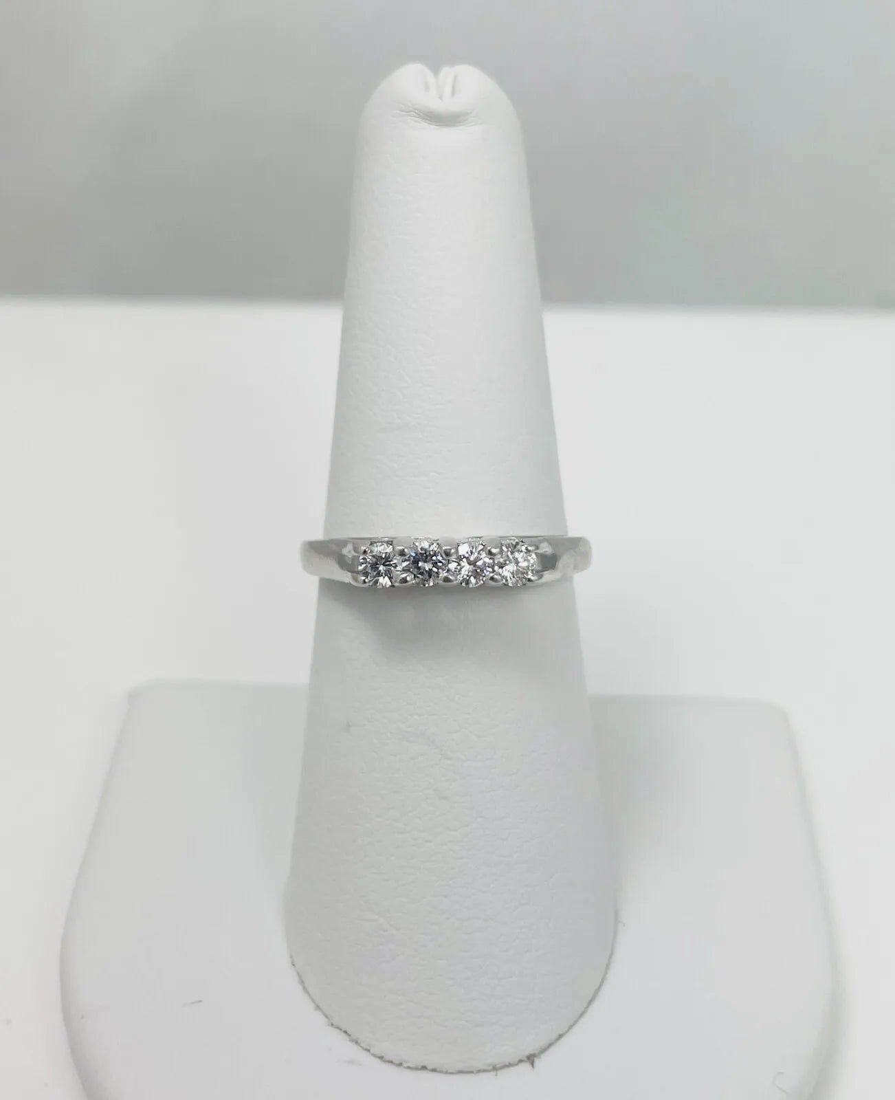 ladies-name-silver-rings-Vintage 18k White Gold Natural Diamond Ring