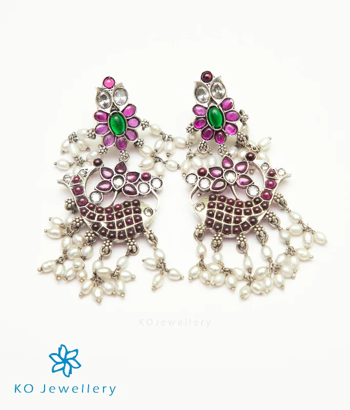 ladies-star-hoop-earrings-The Varuna Silver Fish Earrings (Oxidised/Rice Pearls)